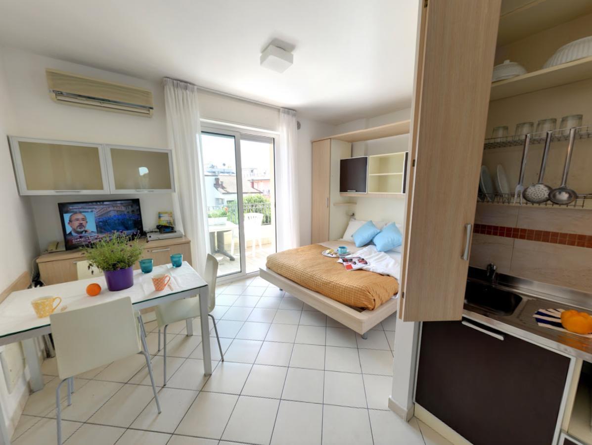 Residence Il Tulipano Riccione Luaran gambar