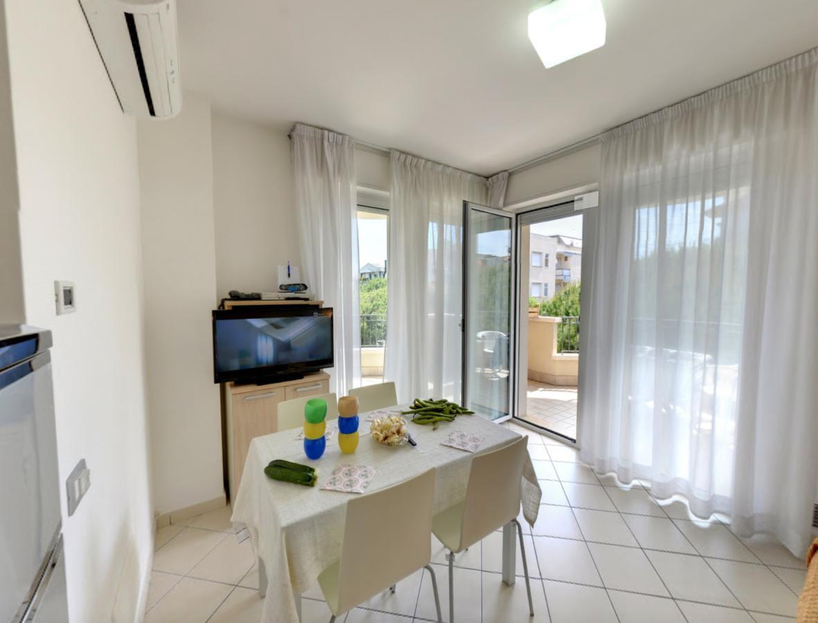 Residence Il Tulipano Riccione Luaran gambar